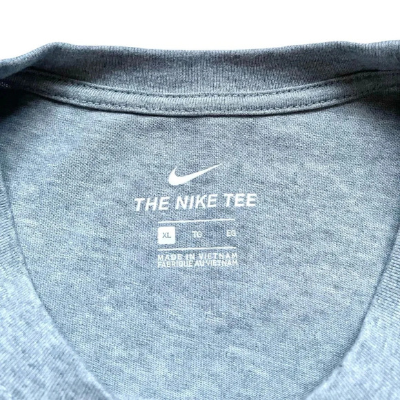 NWOT Nike Logo Sportswear Graphic T-Shirt - Picture 2 of 4